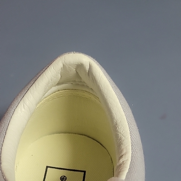 NWOT unisex  Vans Gray Sneakers - Picture 6 of 9